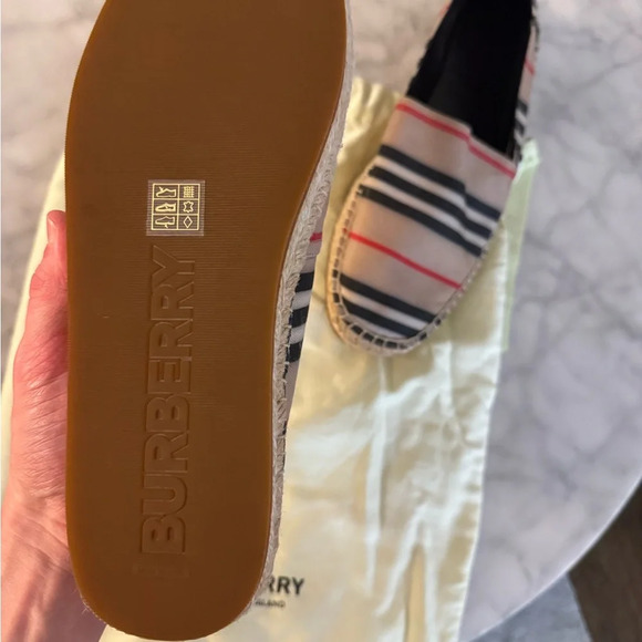 Authentic Burberry espadrilles 42 NWOB - Picture 9 of 9